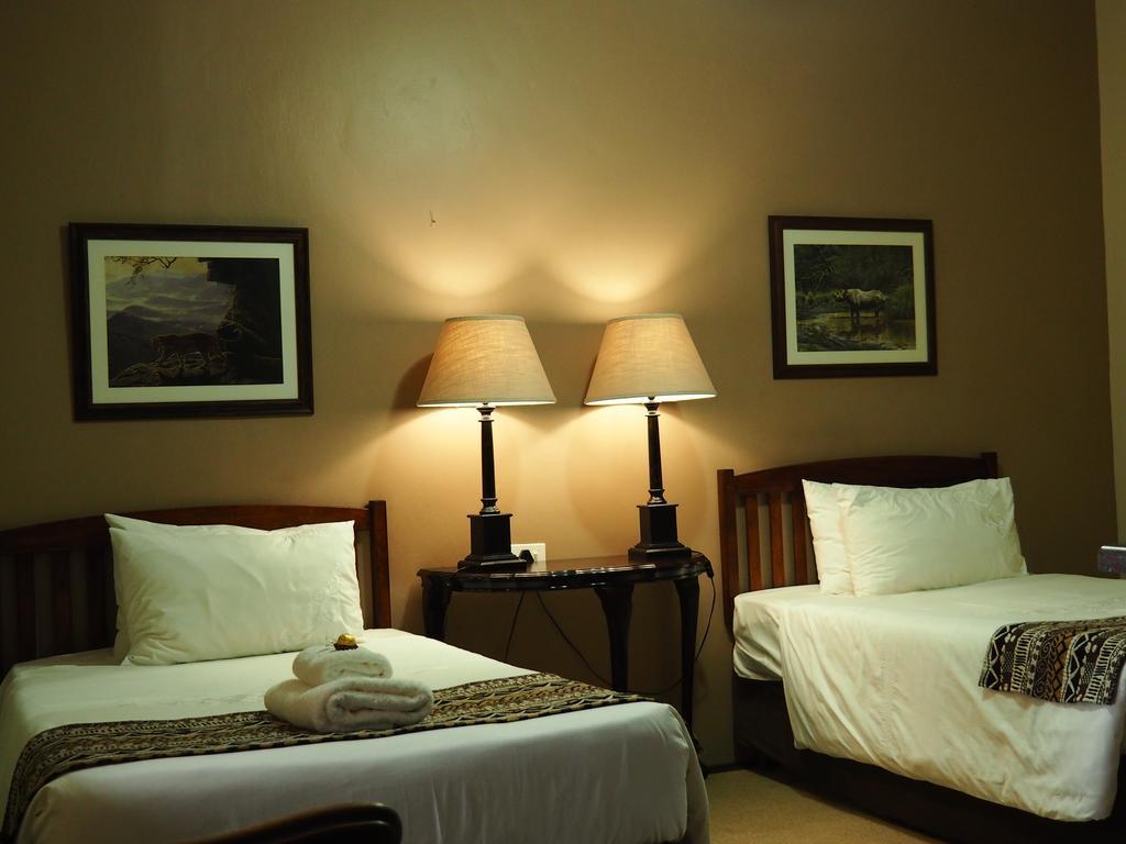 Kwalala Lodge พอนโกลา ภายนอก รูปภาพ